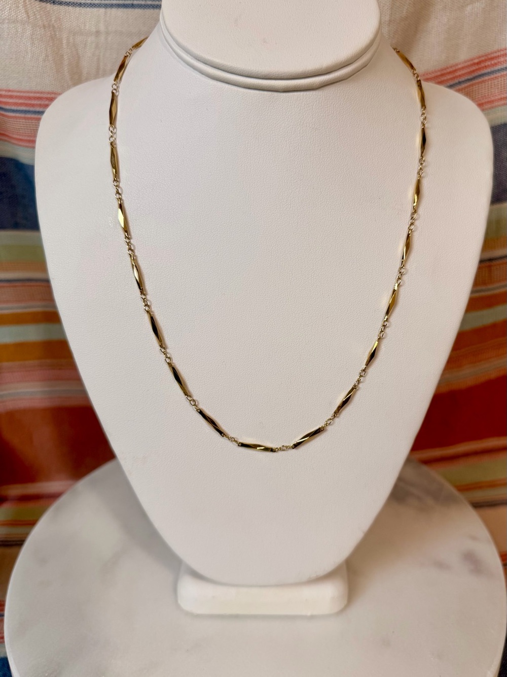 Vintage 1975 Elegant Gold Chain Necklace - 20”